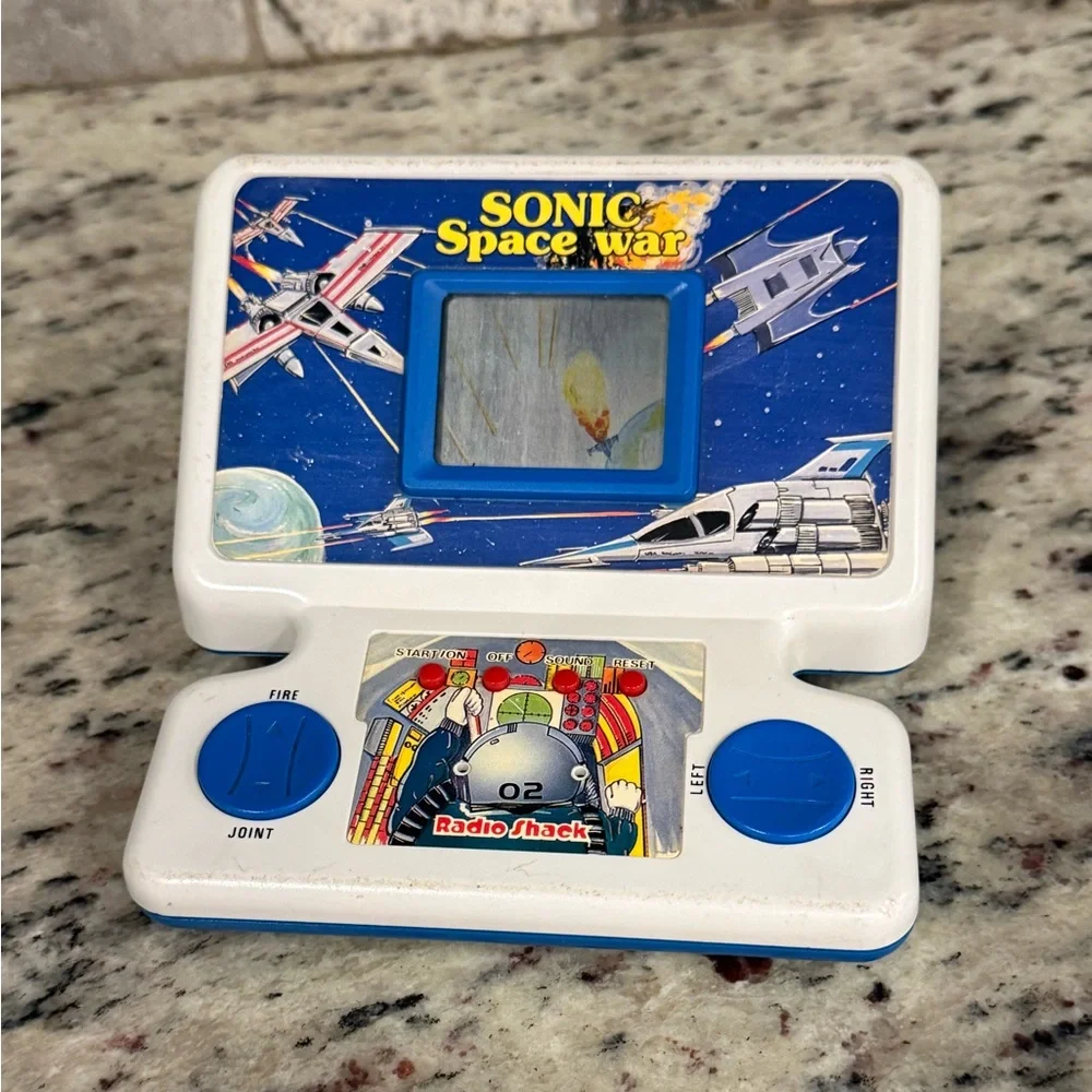 Vintage 80’s Radio Shack Sonic Space Wars Handheld Game Tested